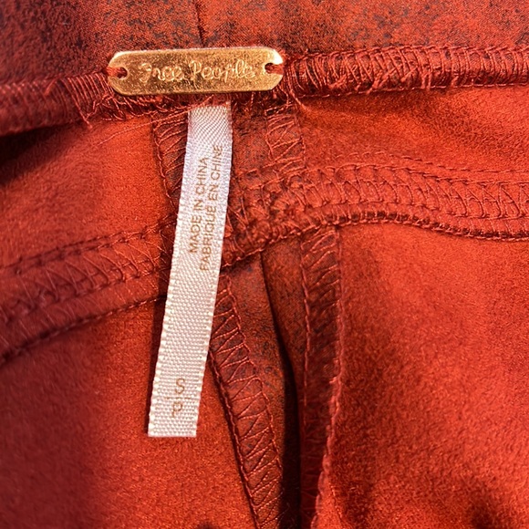 Free People woman’s rust colored shorts - Picture 4 of 9